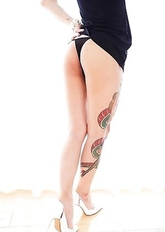 Hyori shows off her beautiful body