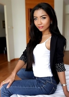 Busty Thailand tgirl Leeya sucks white cock dry and get cum on her boobs